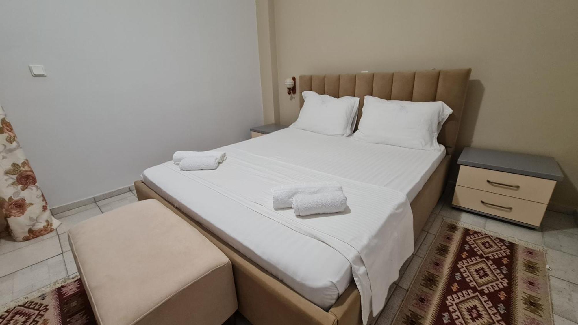 Hotel Parku I Palmave Gjirokastër Esterno foto