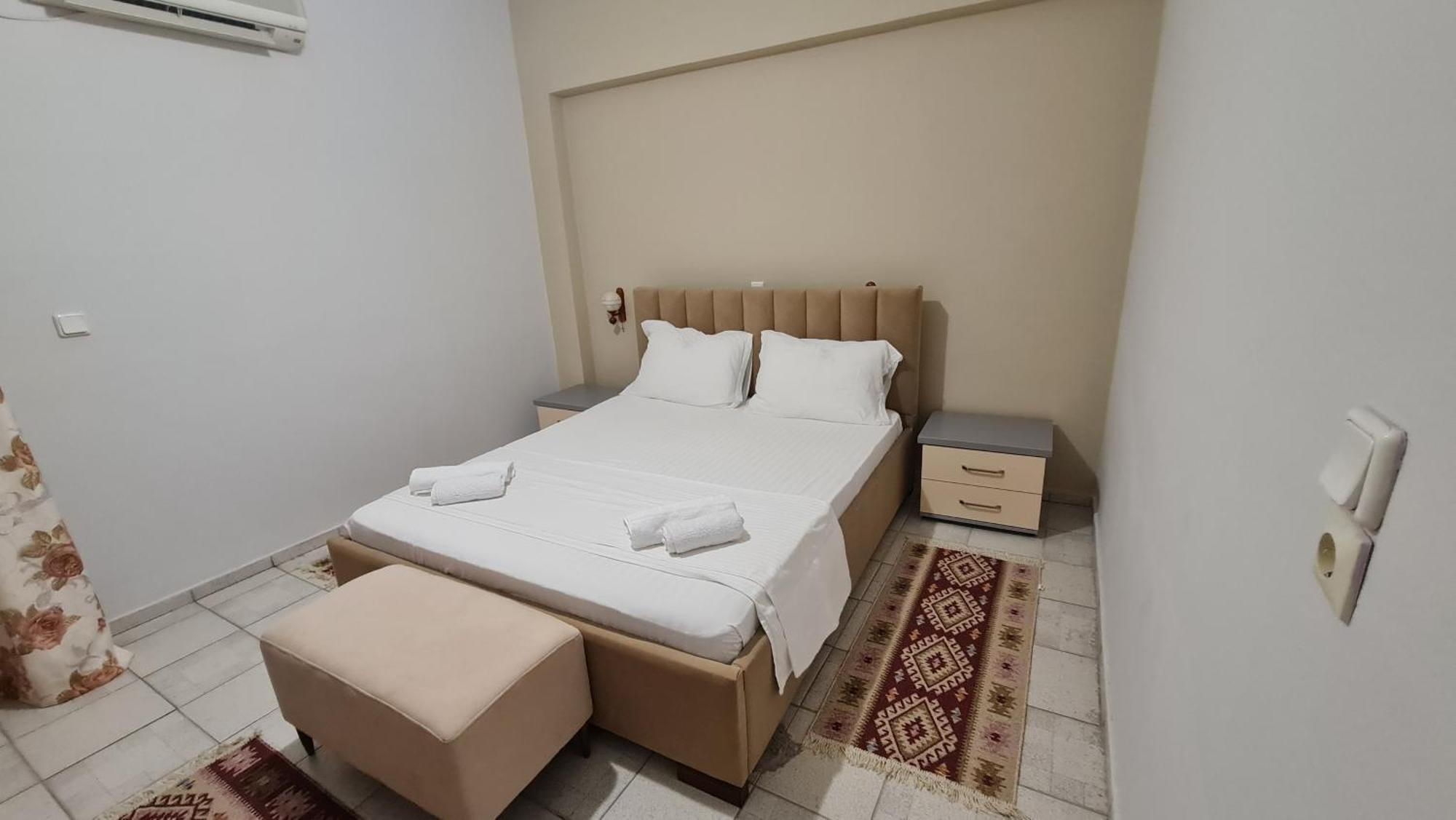 Hotel Parku I Palmave Gjirokastër Esterno foto