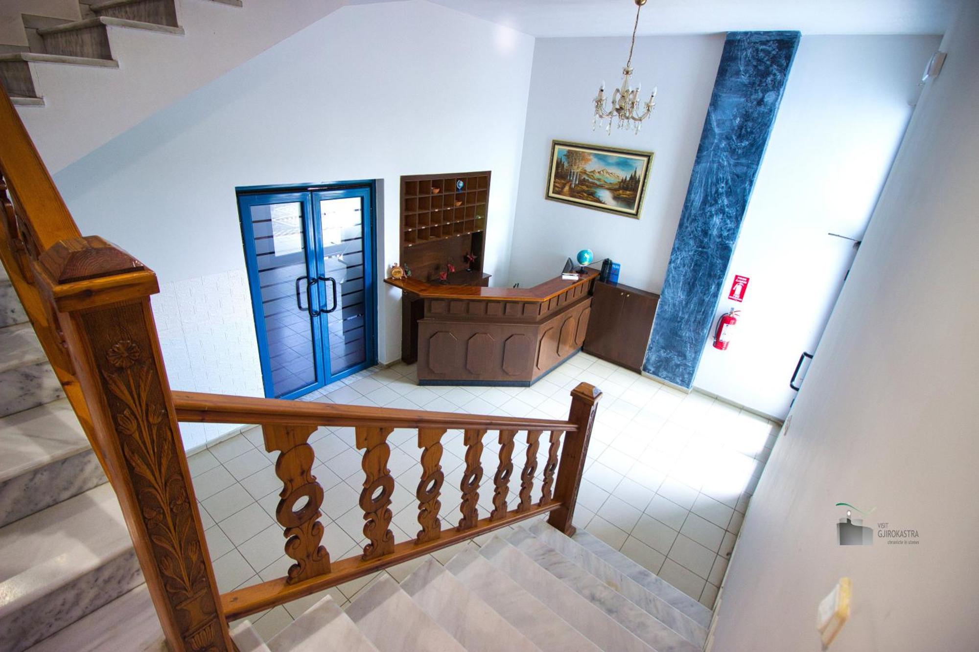 Hotel Parku I Palmave Gjirokastër Esterno foto
